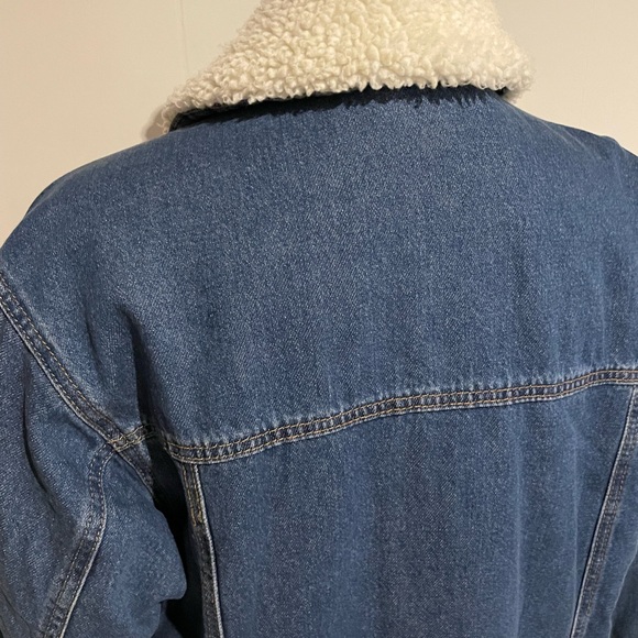 Universal Thread, Medium Wash Blue Shearling Denim Jacket, XS, NWT - Picture 11 of 16
